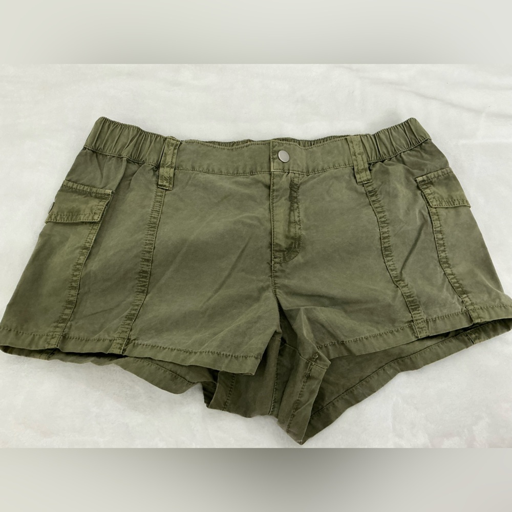 Urban Outfitters Mini Cargo Shorts Olive NWT 0